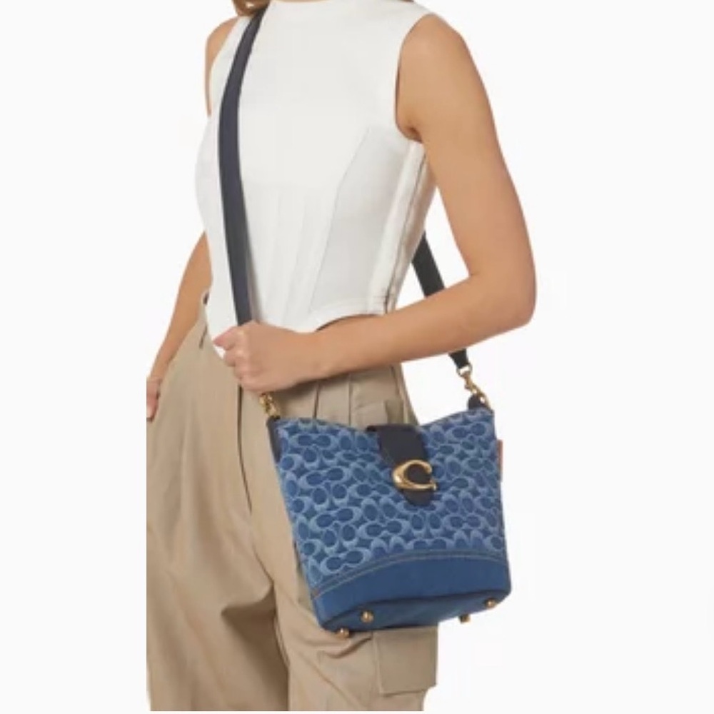 Authentic. Coach Tali bucket bag in Denim and Leather - Picture 3 of 13